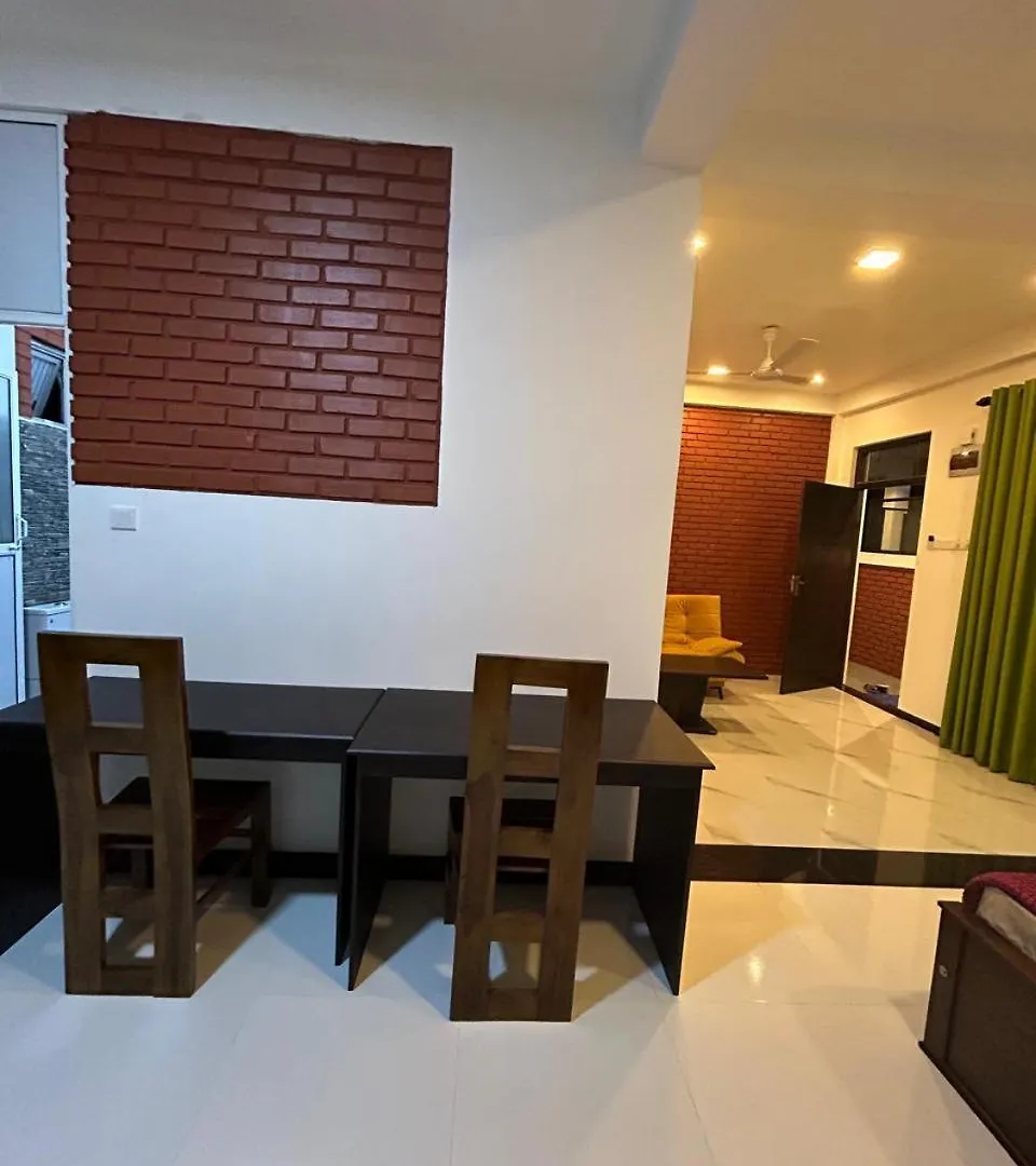 Unic Residence And Transit Hotel Katunayake Apartment