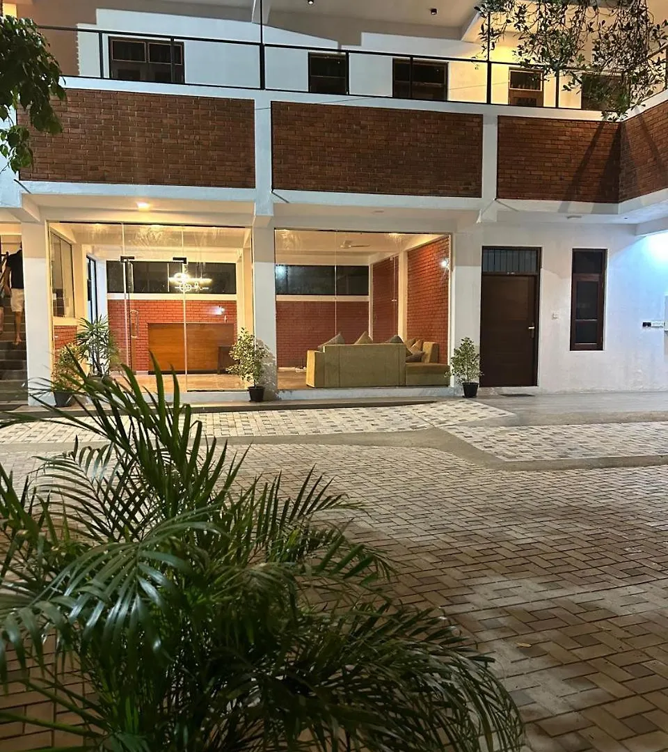 Unic Residence And Transit Hotel Katunayake