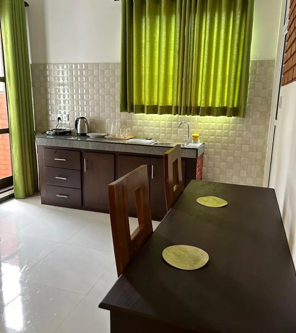 Unic Residence And Transit Hotel Katunayake Apartment
