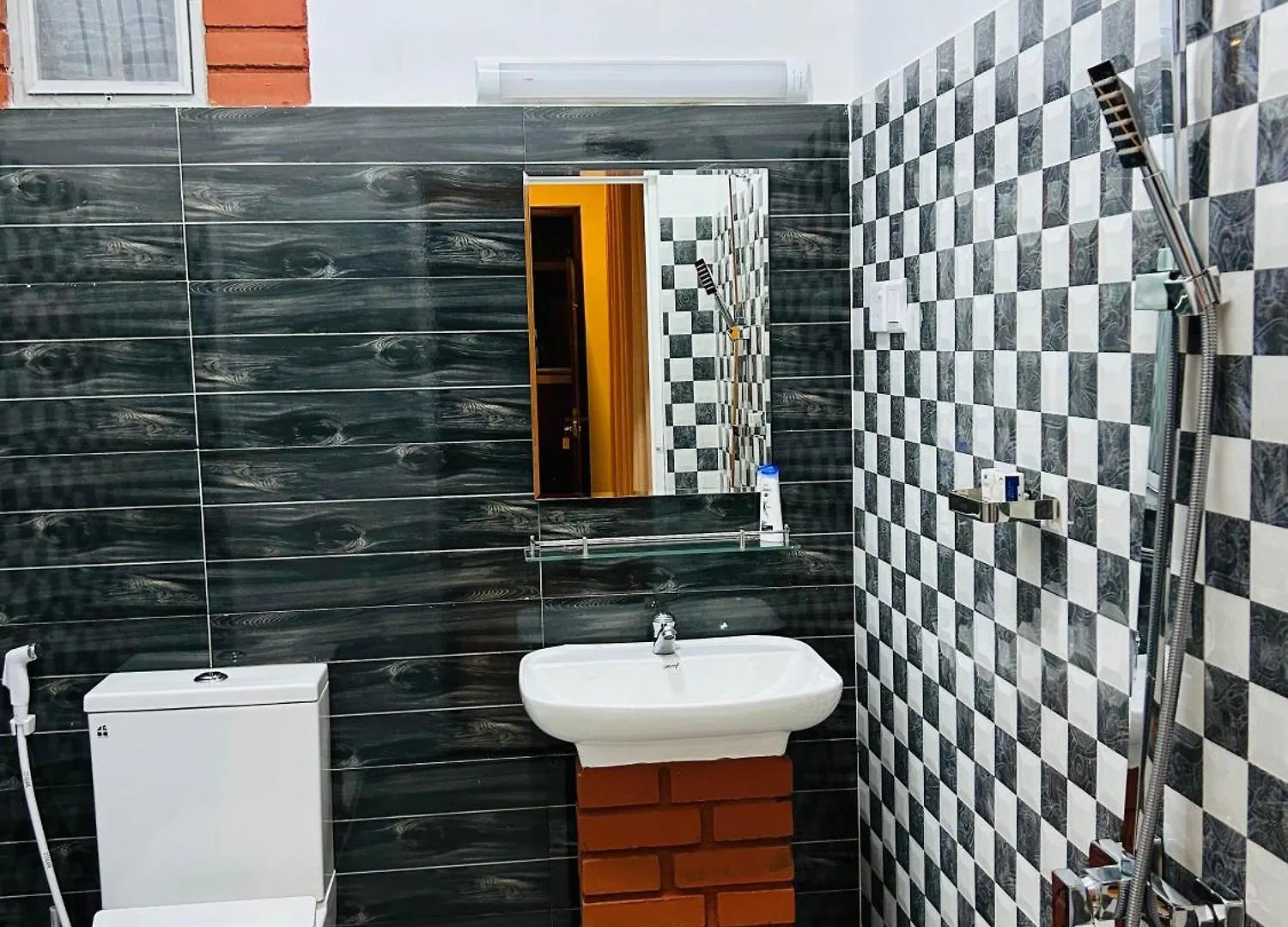 Unic Residence And Transit Hotel Katunayake 0*,
