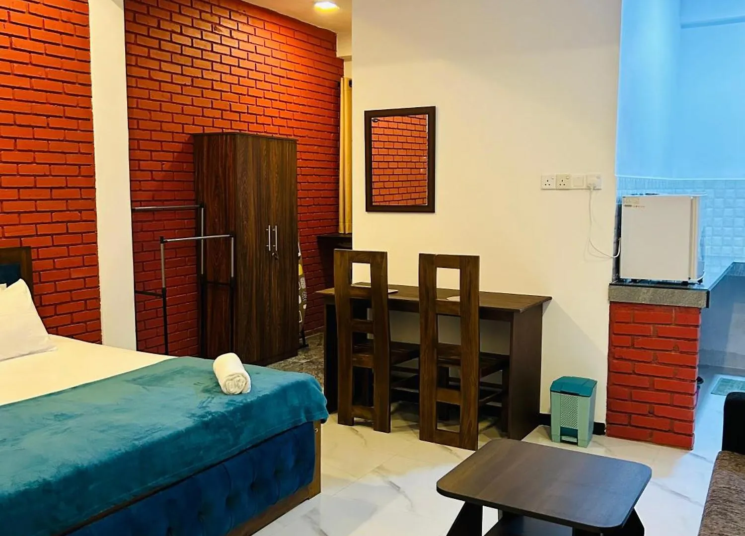 Unic Residence And Transit Hotel Katunayake Apartment