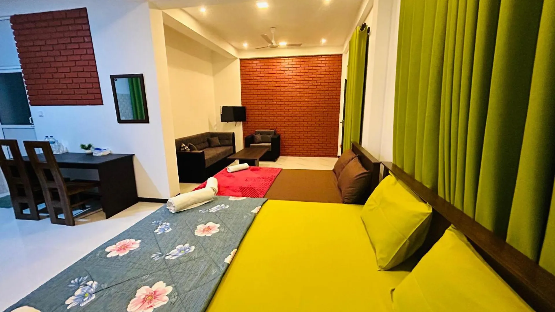 Unic Residence And Transit Hotel Katunayake 0*,  Sri Lanka
